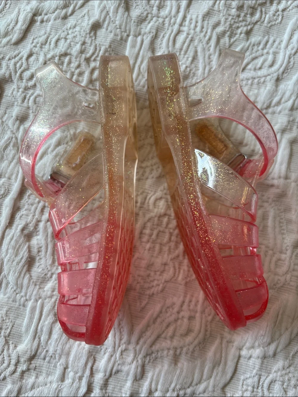 🌺 OSHKOSH JELLY SANDALS!